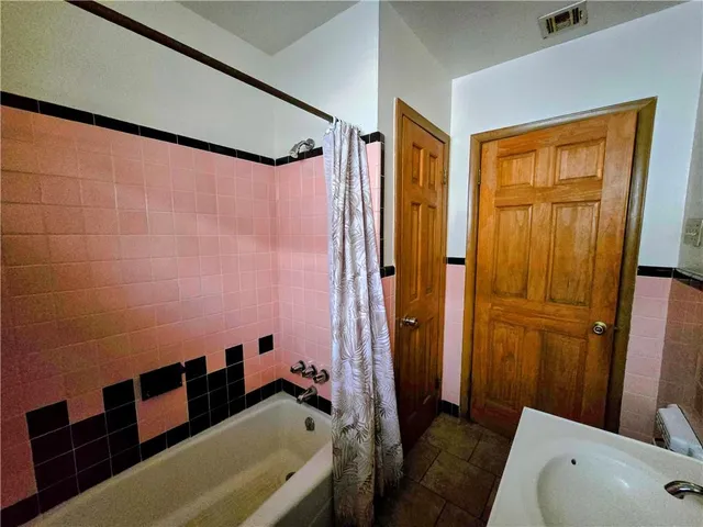 $1,460 | 3323 Republic Street, New Orleans, LA 70122