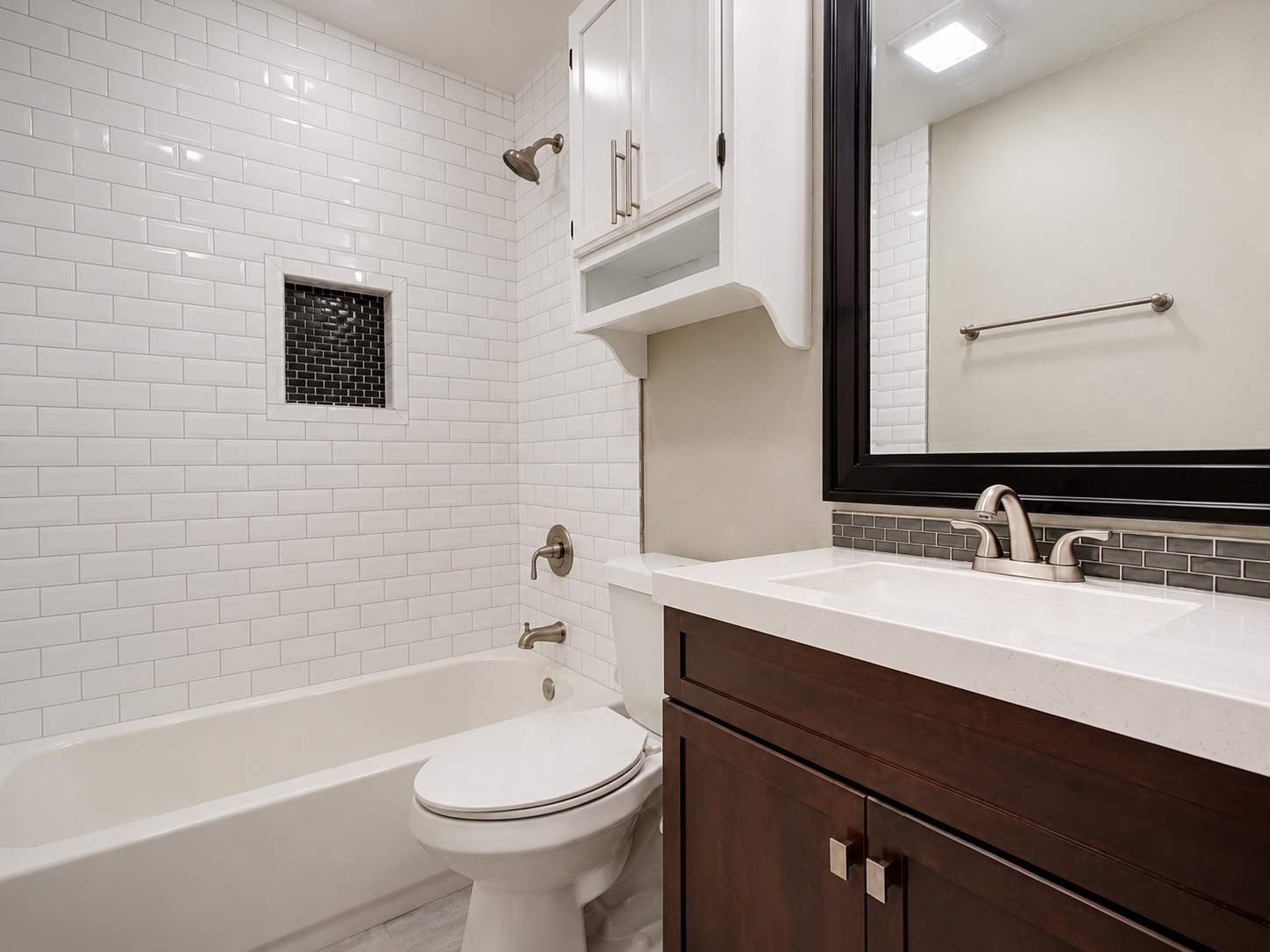 112 Hillside Cove Elgin, TX 78621 - Photo 4 of 10 Side A full bathroom