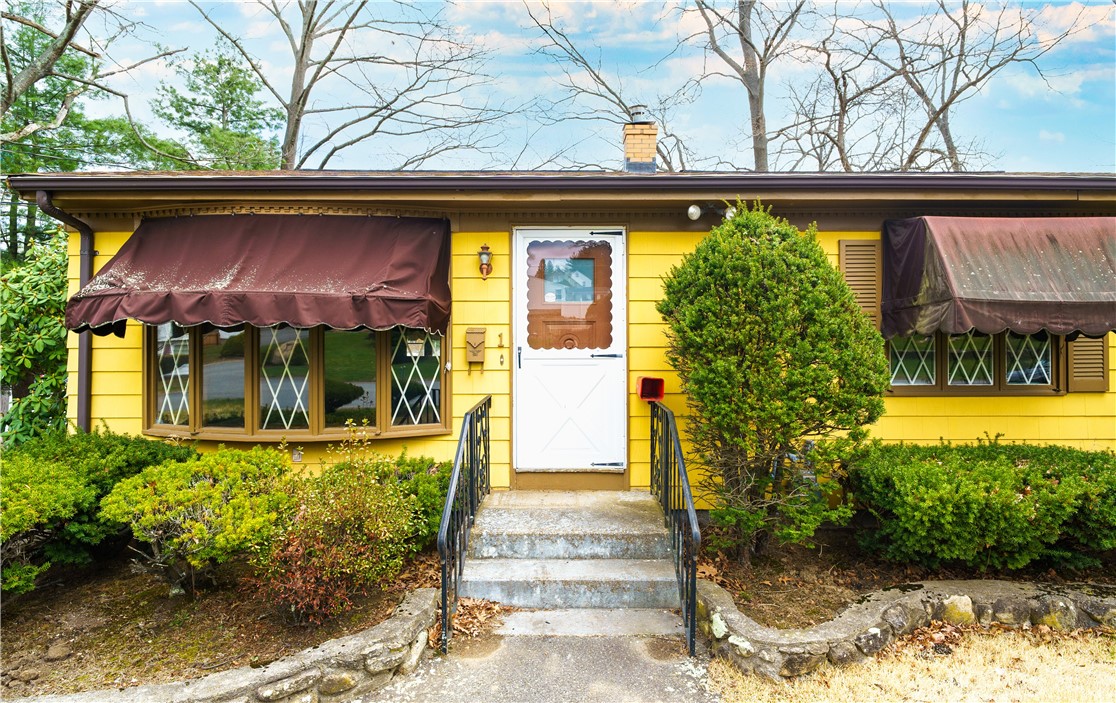 1 Colony Drive Johnston, RI 02919 - Photo 3 of 25