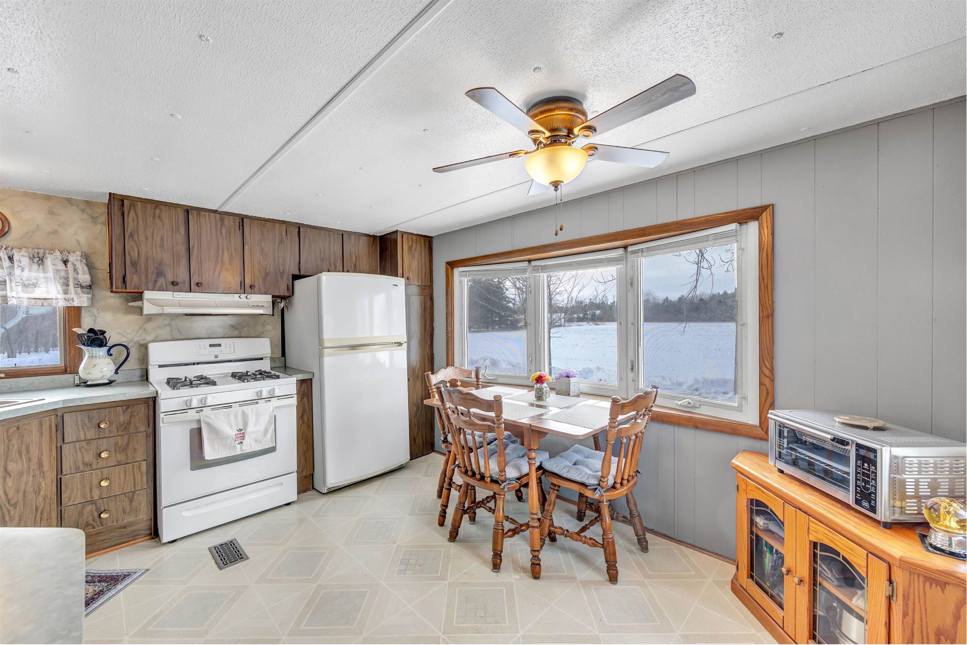 9673 Dudzik Road Krakow, WI 54137 - Photo 11 of 41