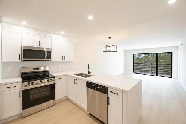 $279,000 | 2322 South Cypress Bend Drive, Unit 411, Pompano Beach, FL 33069