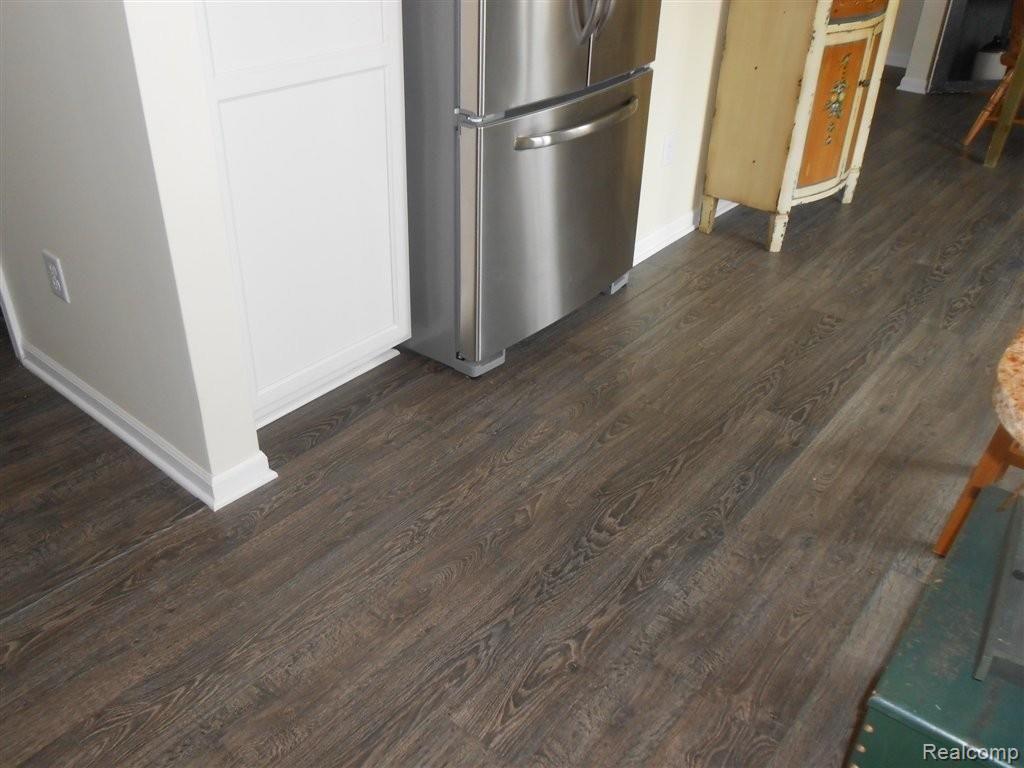 2784 Oak Grove Road North Branch, MI 48461 - Photo 18 of 22 2784 OAK GROVE RD 056.JPG