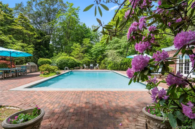 a view of an outdoor space and a yard