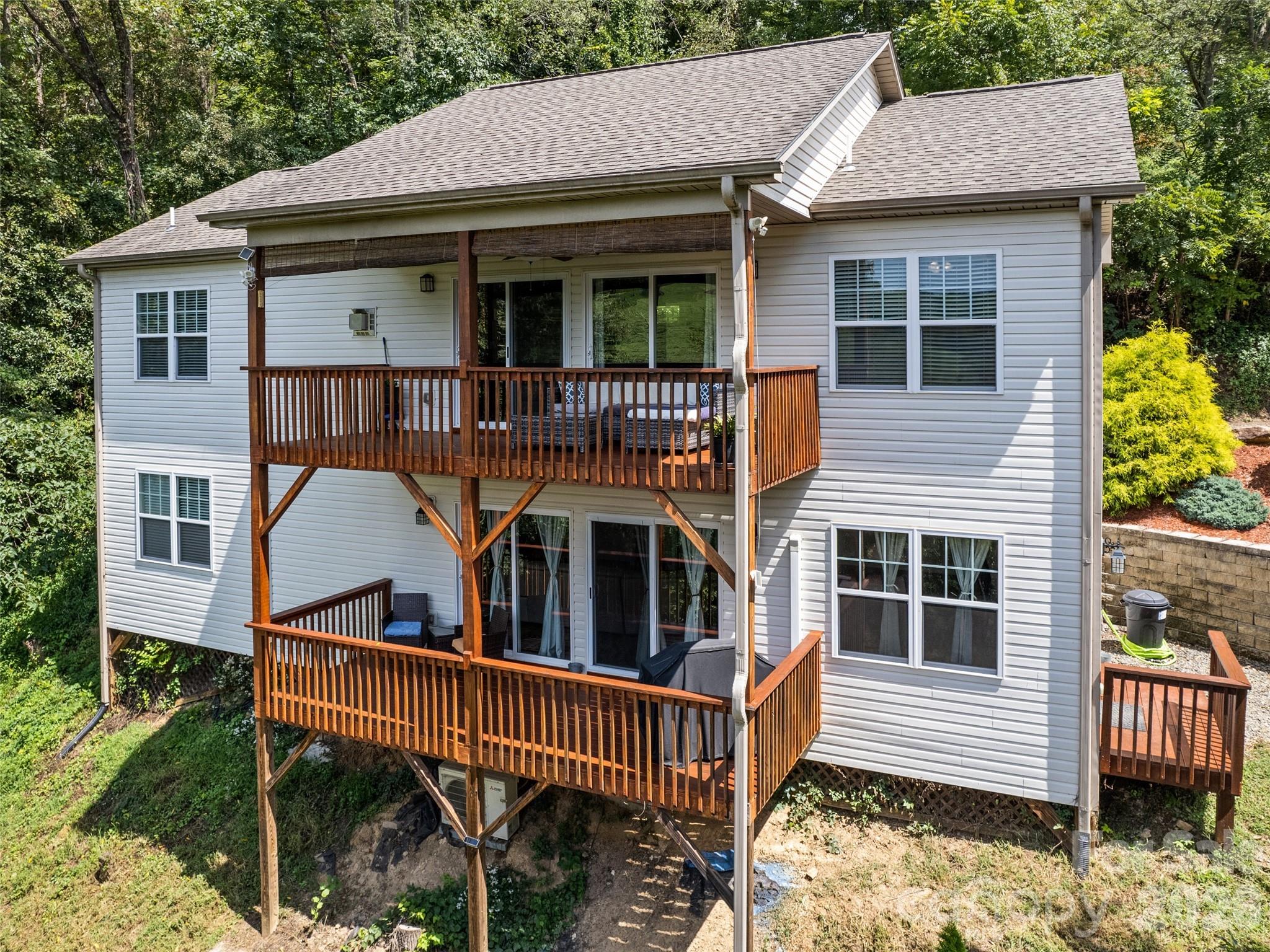 404 Loop Road Clyde, NC 28721 - Photo 42 of 48 Gallery Image 42