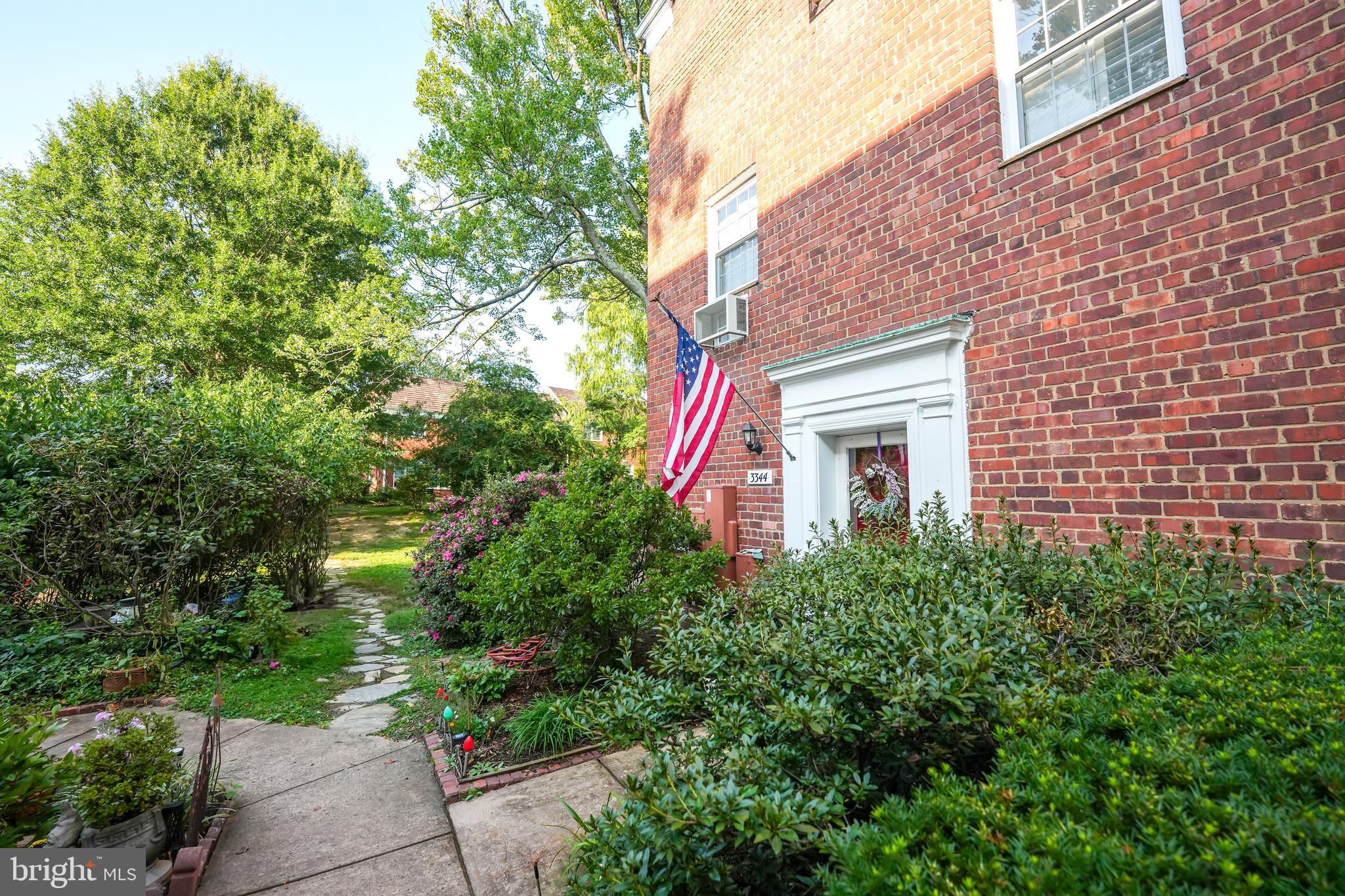 3344 Gunston Road Alexandria, VA 22302 - Photo 2 of 30