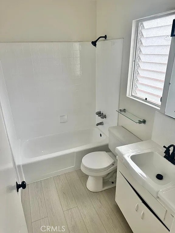 34 Ozone Avenue, Unit 5 Venice, CA 90291 - Photo 3 of 10