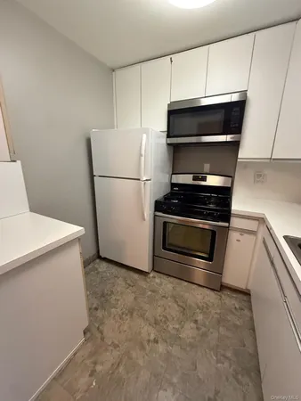 $325,000 | 601 Chestnut Street, Unit A17, Cedarhurst, NY 11516