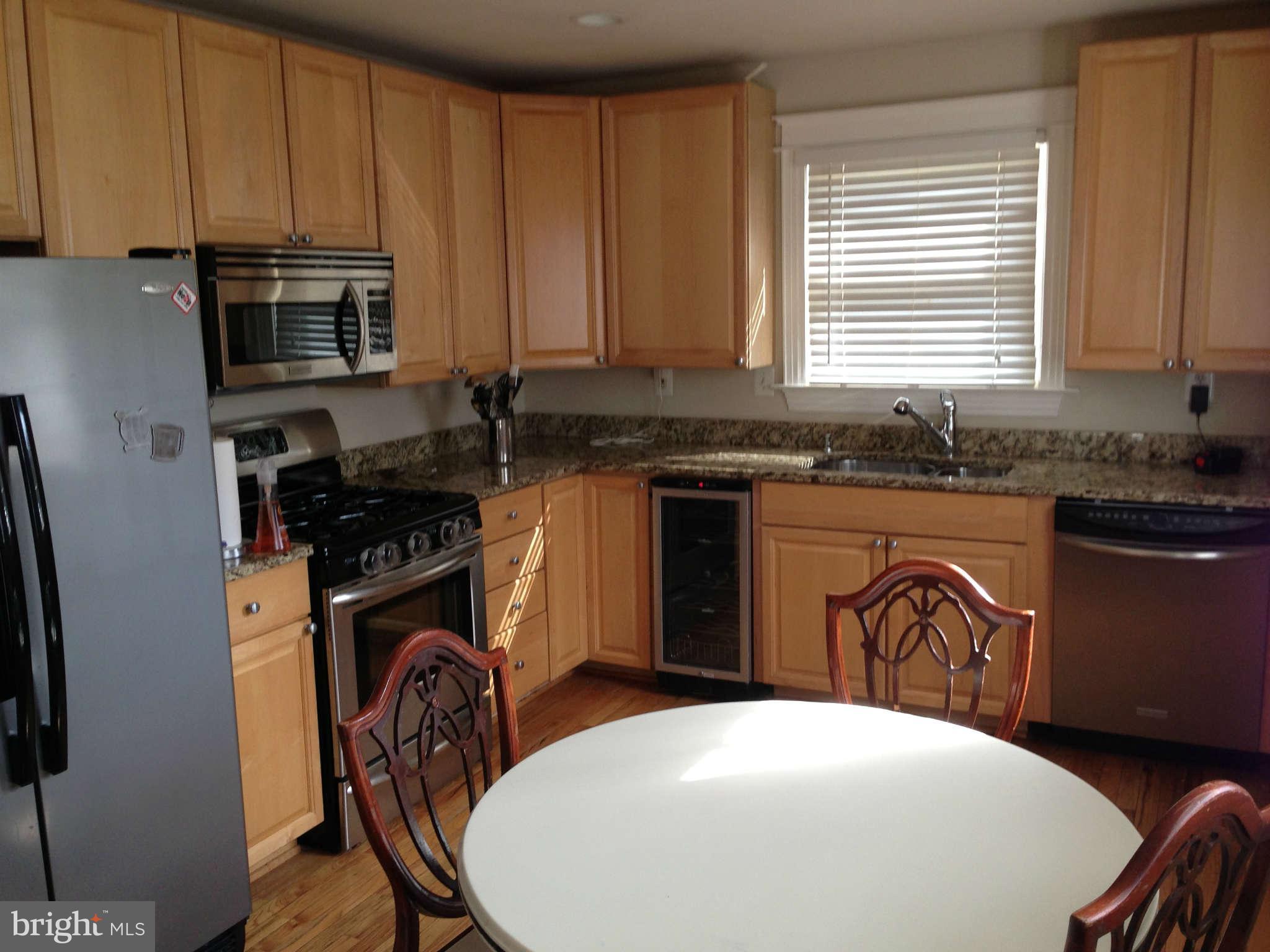 Eat in kitchen