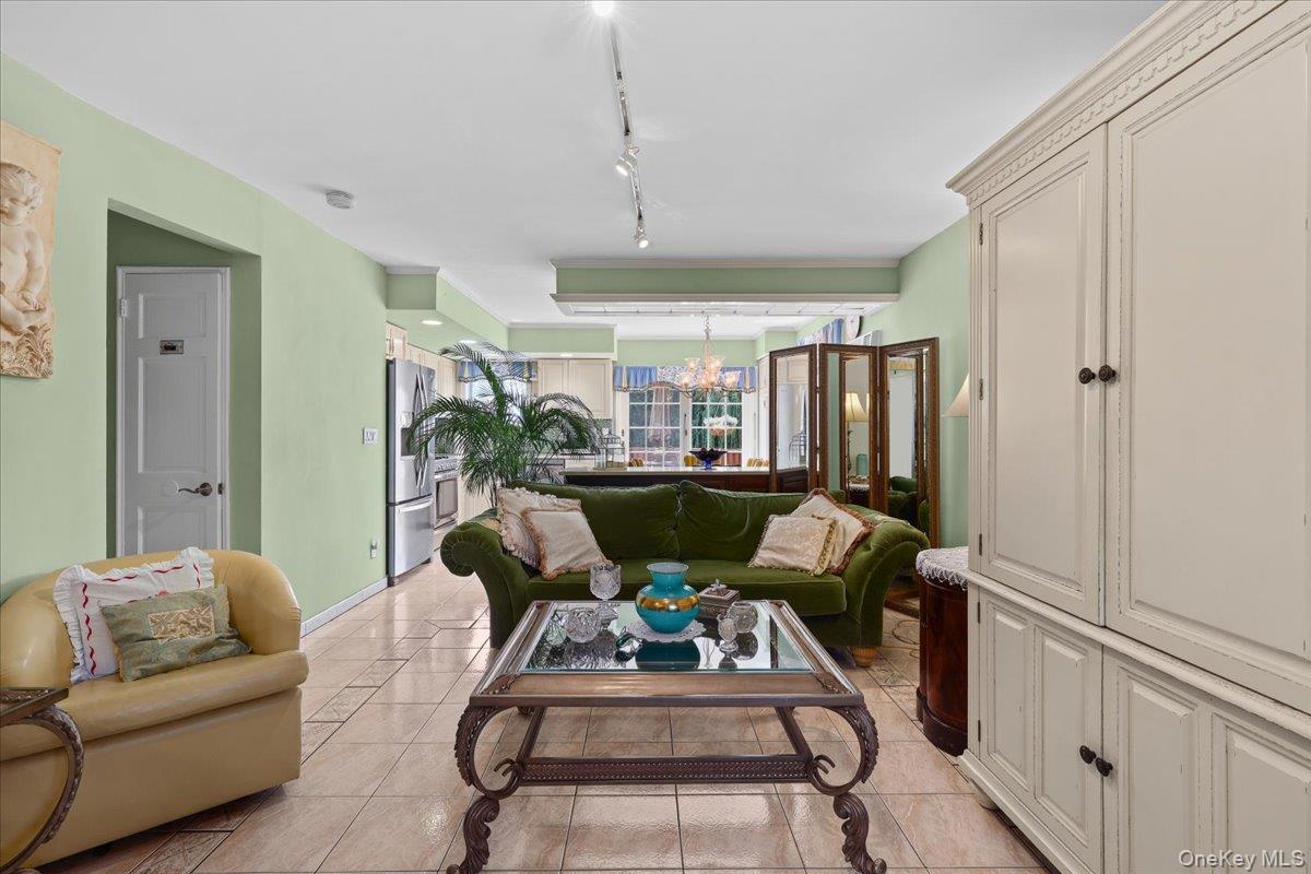 1415 Reed Place Bronx, NY 10465 - Photo 2 of 26