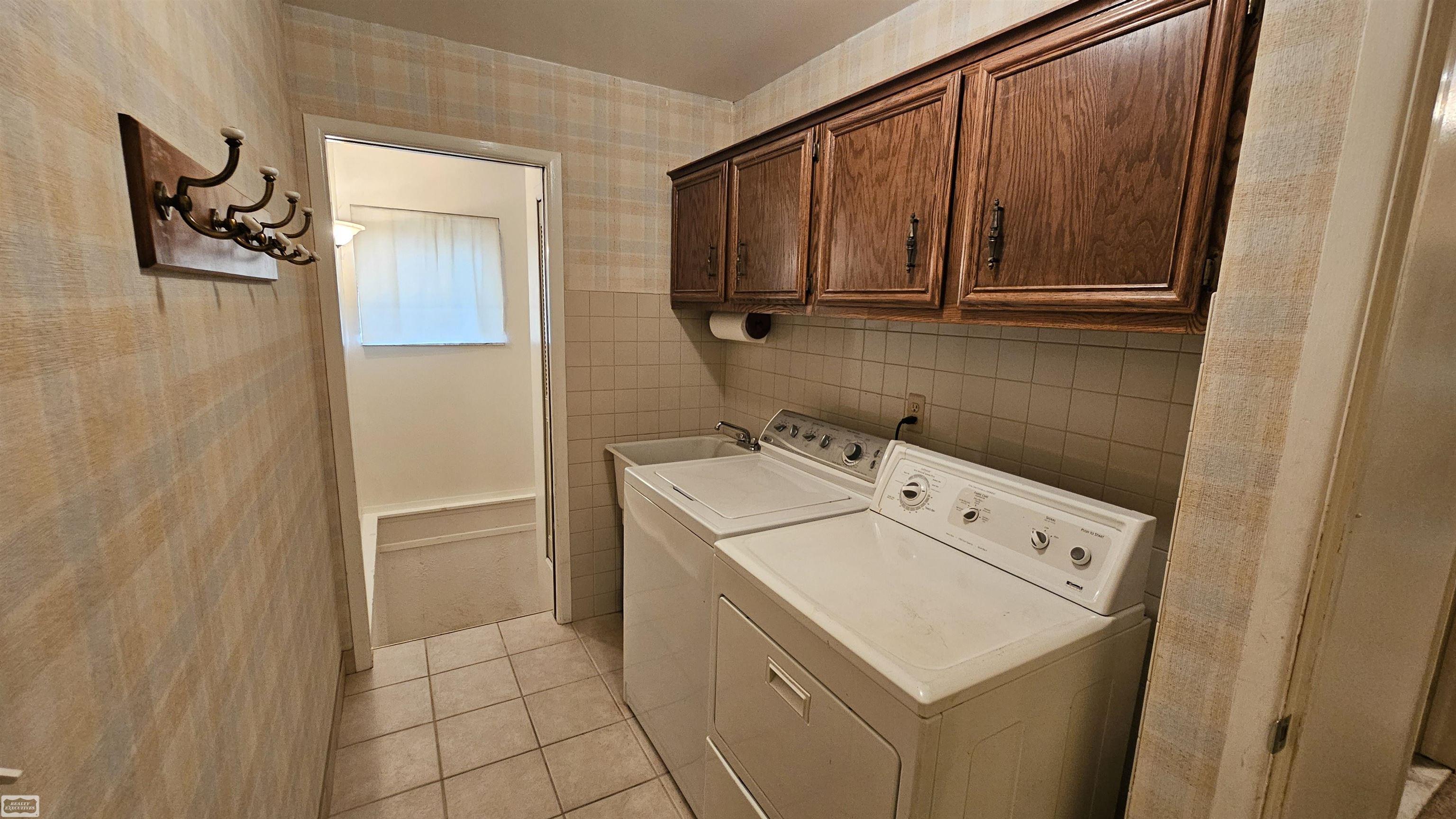 8744 Phoenix Court Warren, MI 48093 - Photo 15 of 21