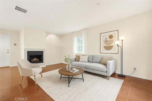 $549,950 | 15044 Nordhoff Street, Unit 1, North Hills, CA 91343