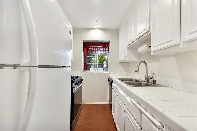 $549,950 | 15044 Nordhoff Street, Unit 1, North Hills, CA 91343