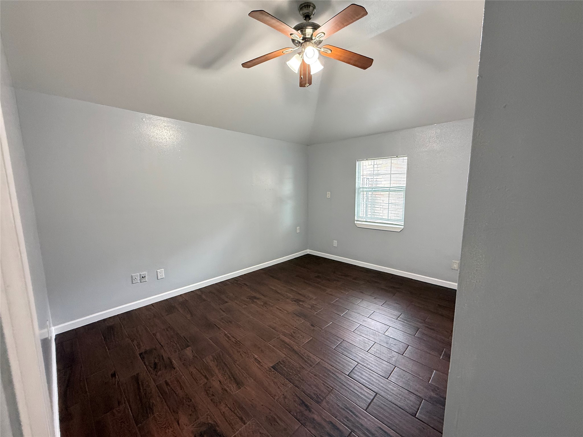 16118 Alden Ridge Drive Houston, TX 77053 - Photo 8 of 18 Primary Bedroom