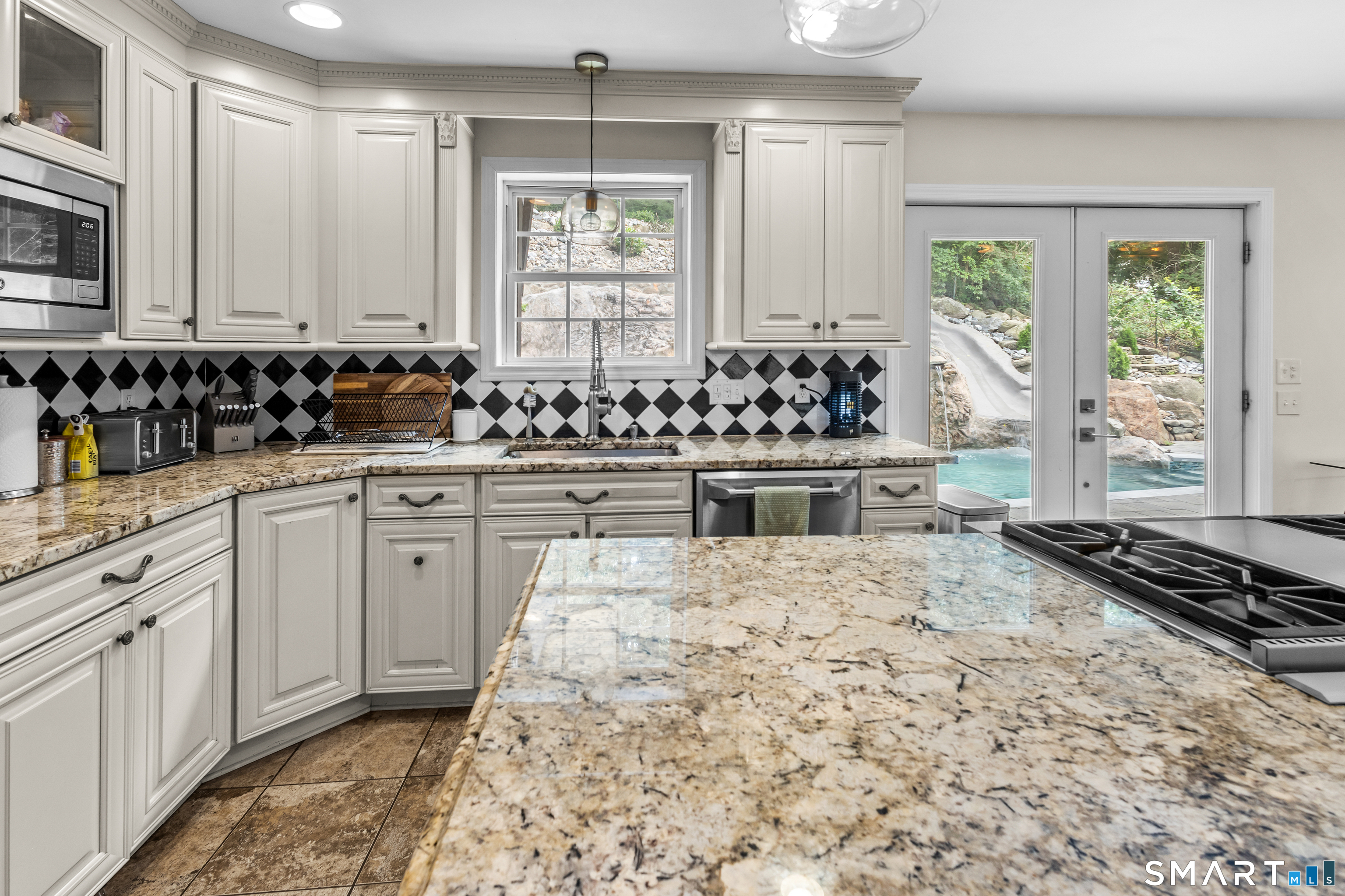 205 Country Club Road Waterbury, CT 06708 - Photo 6 of 38 Gallery Image 6