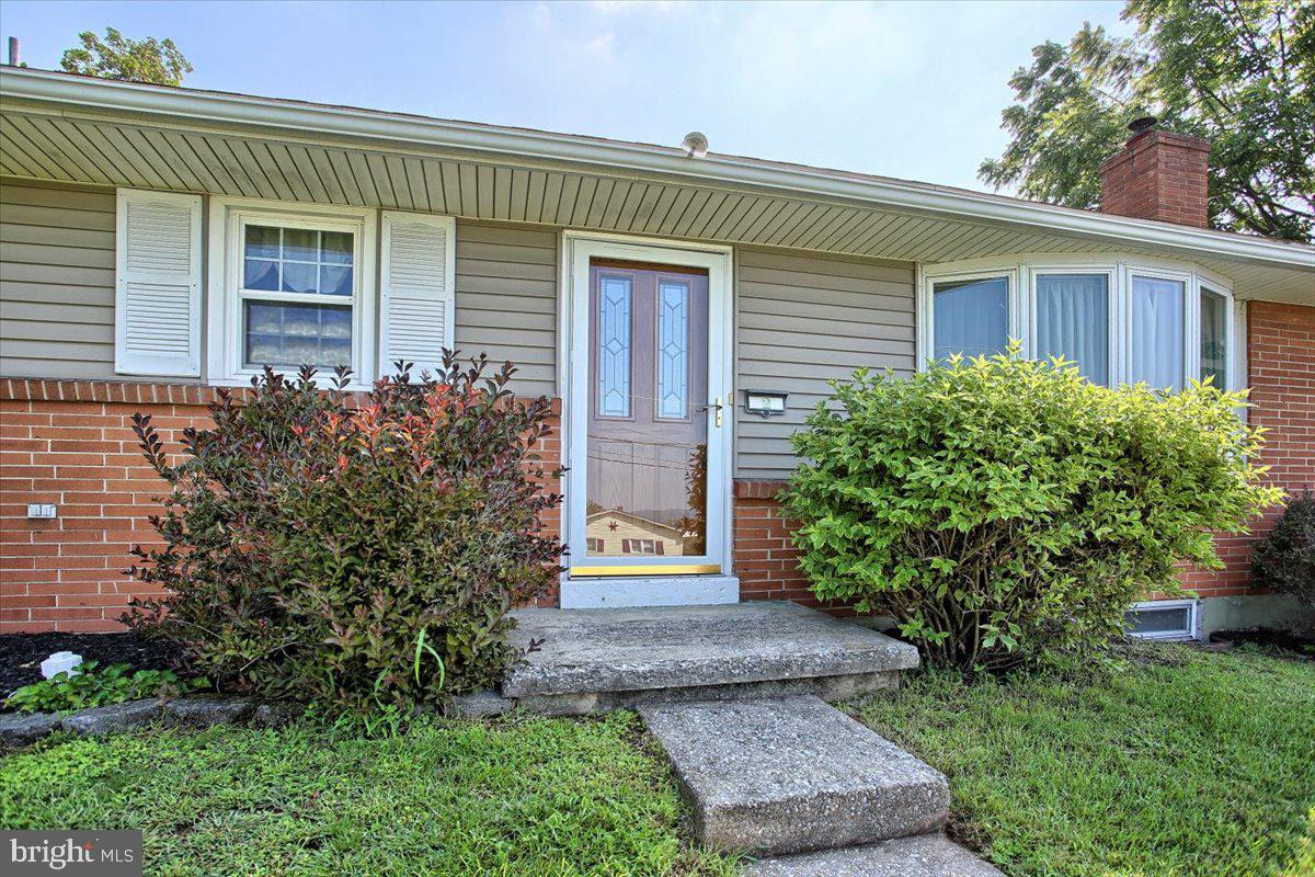 2 Riverview Drive Middletown, PA 17057 - Photo 4 of 33