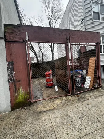 $1,500,000 | 99-12 212th Street | Bellaire Park