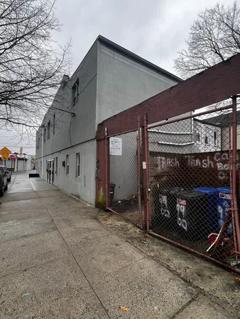 $1,500,000 | 99-12 212th Street | Bellaire Park