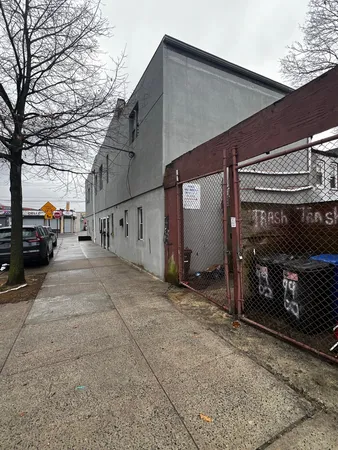 $1,500,000 | 99-12 212th Street | Bellaire Park