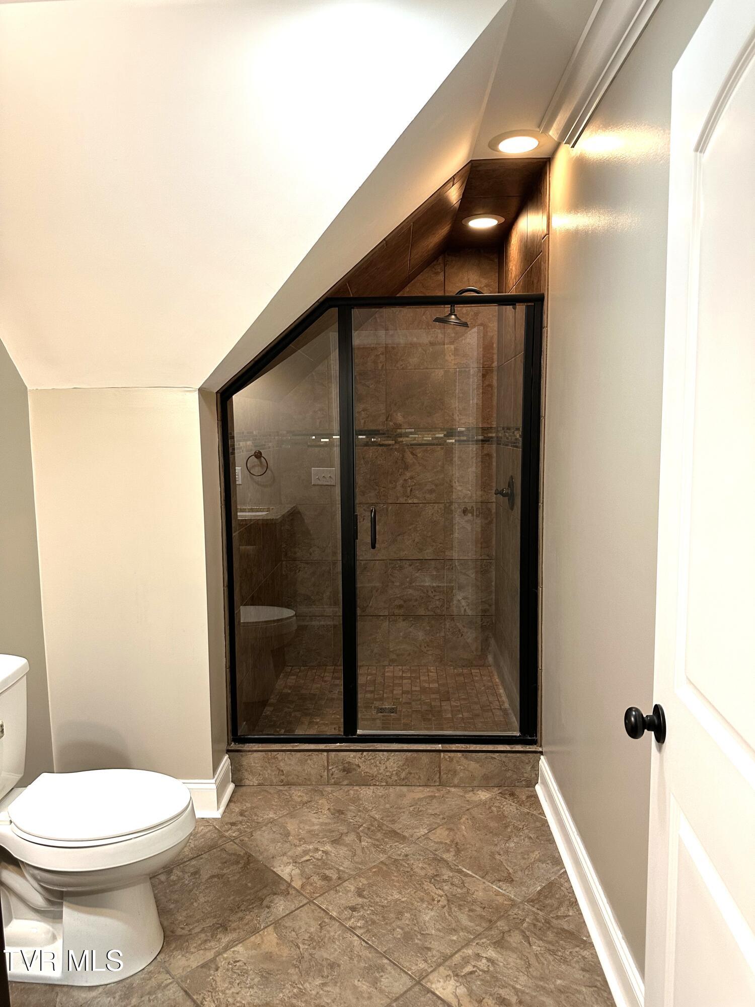 2728 Edinburgh Channel Road Kingsport, TN 37664 - Photo 64 of 69 67