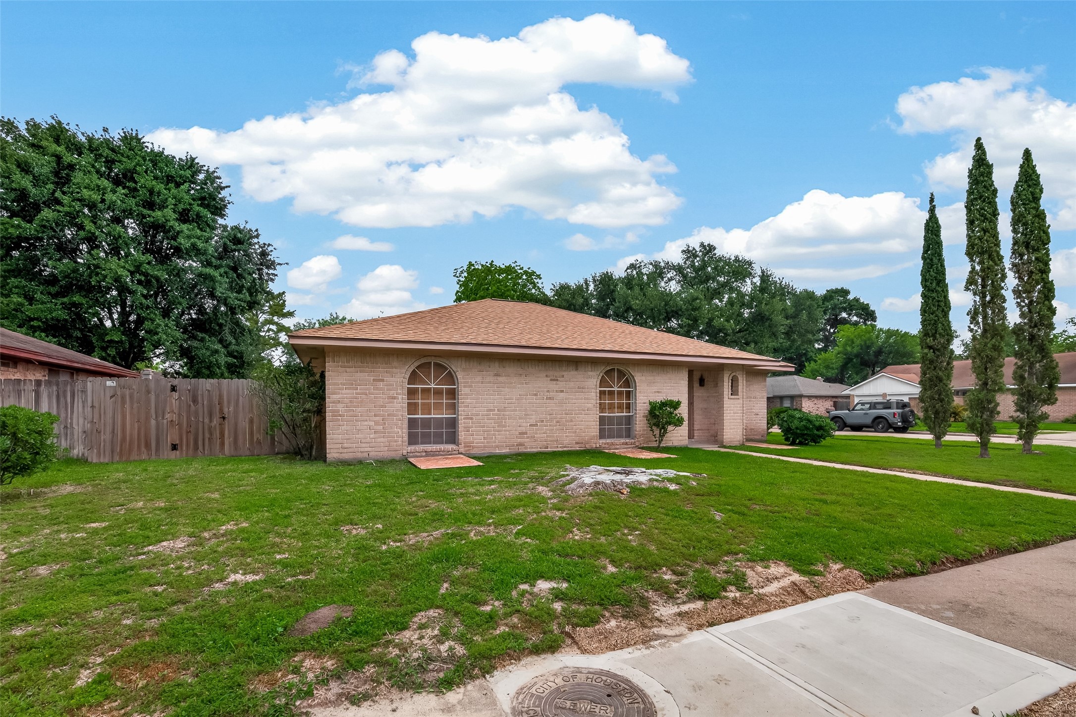 7102 Cerca Court Houston, TX 77086 - Photo 2 of 27