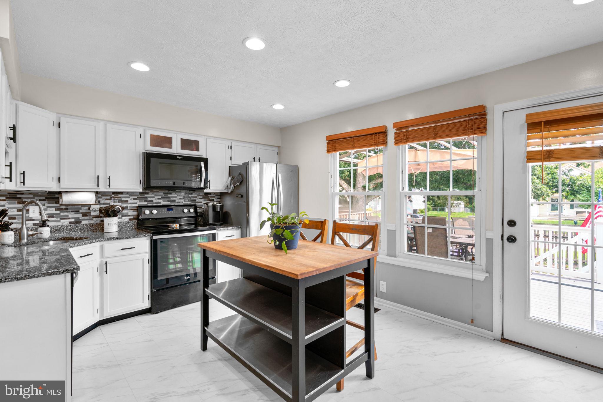 230 Oak Leaf Way Halethorpe, MD 21227 - Photo 11 of 37 Kitchen