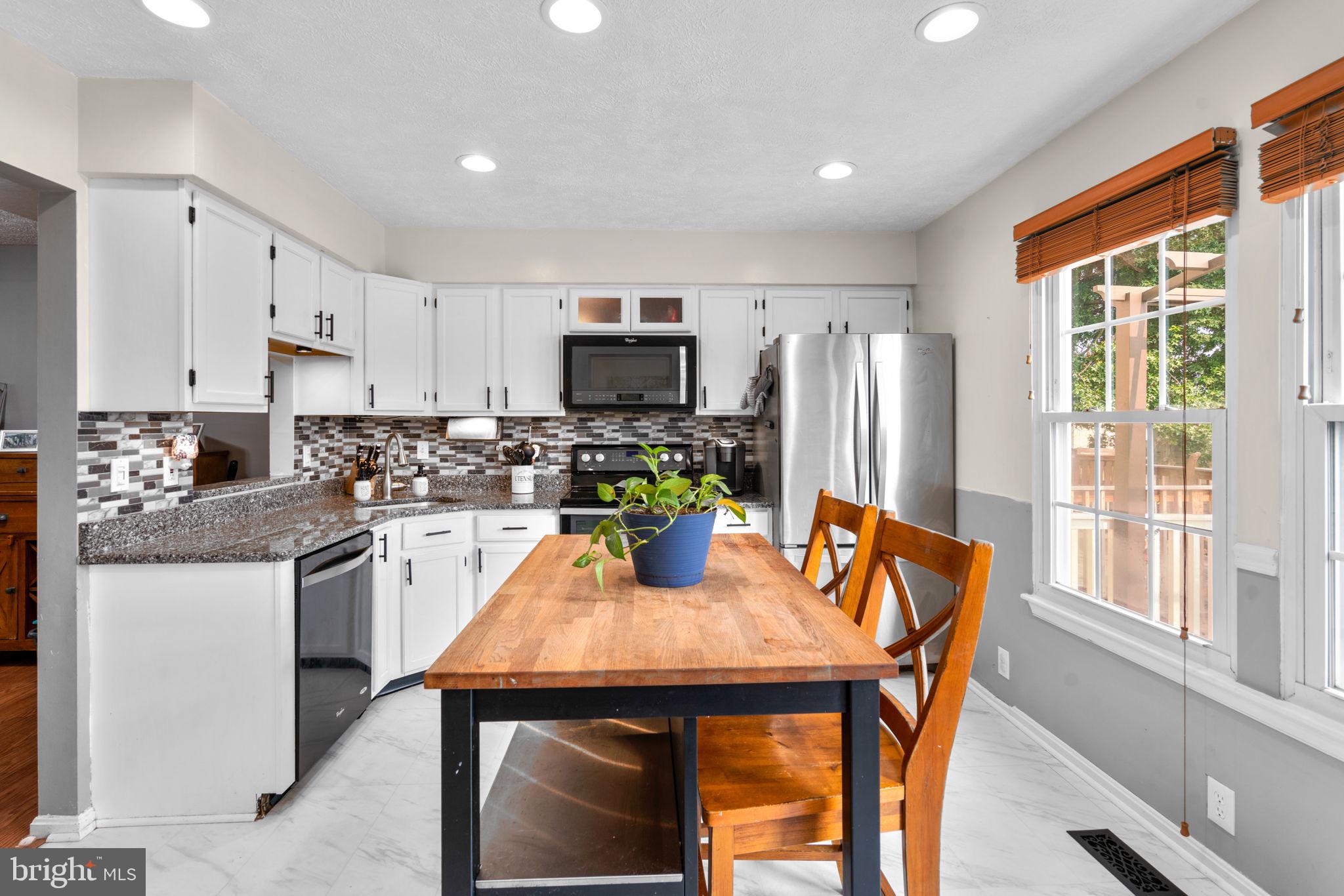 230 Oak Leaf Way Halethorpe, MD 21227 - Photo 12 of 37 Kitchen