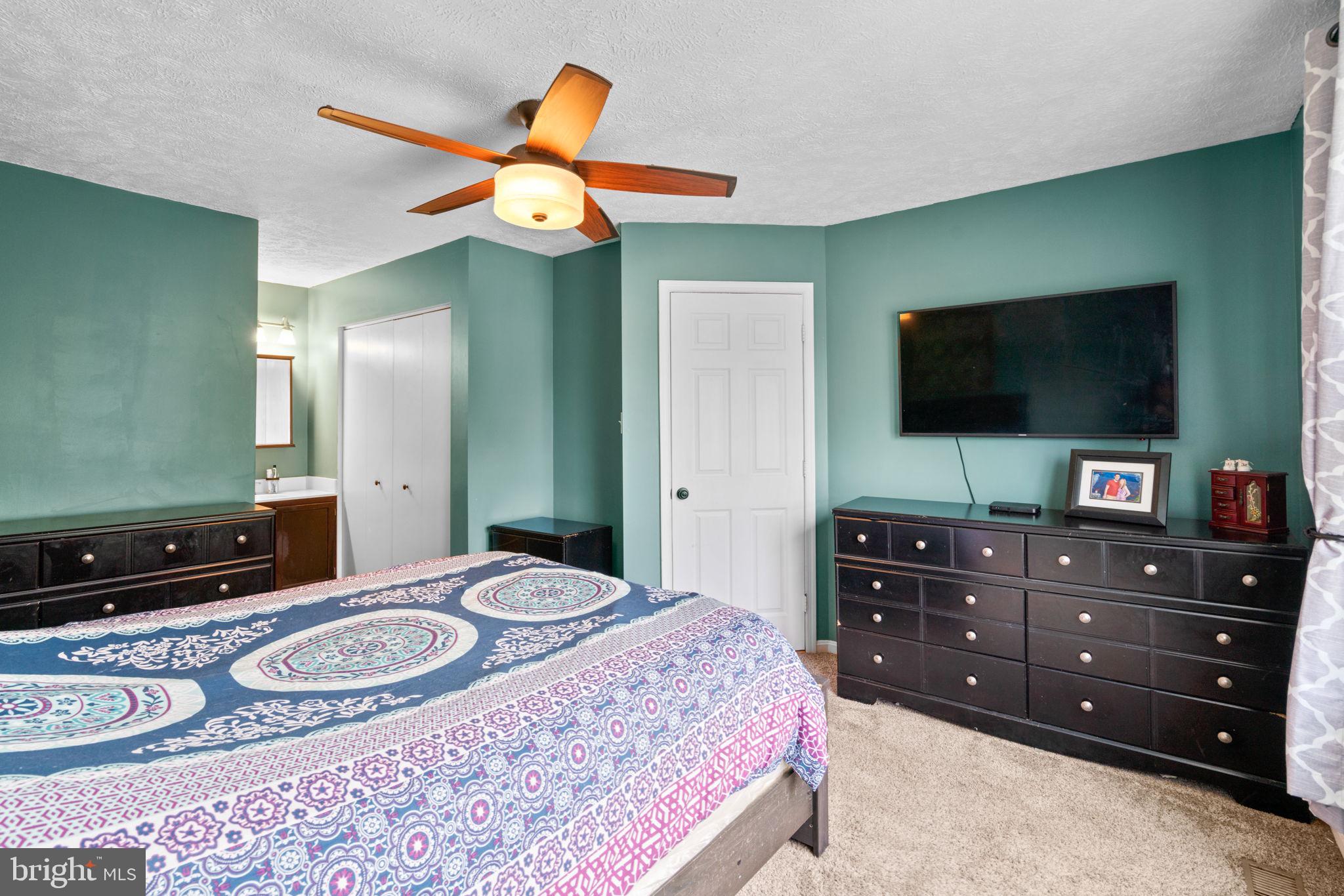 230 Oak Leaf Way Halethorpe, MD 21227 - Photo 17 of 37 Primary Bedroom