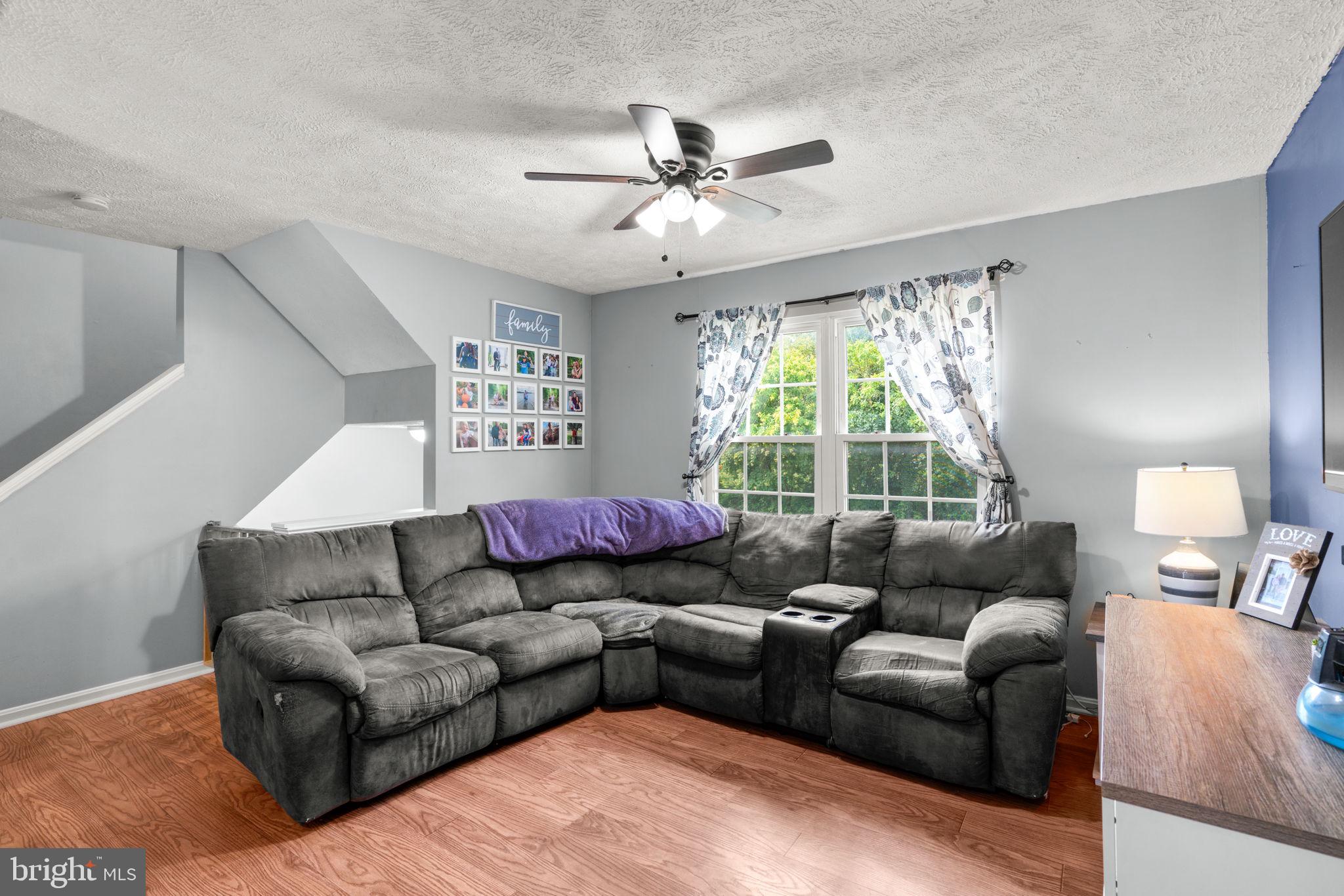 230 Oak Leaf Way Halethorpe, MD 21227 - Photo 3 of 37 Living Room