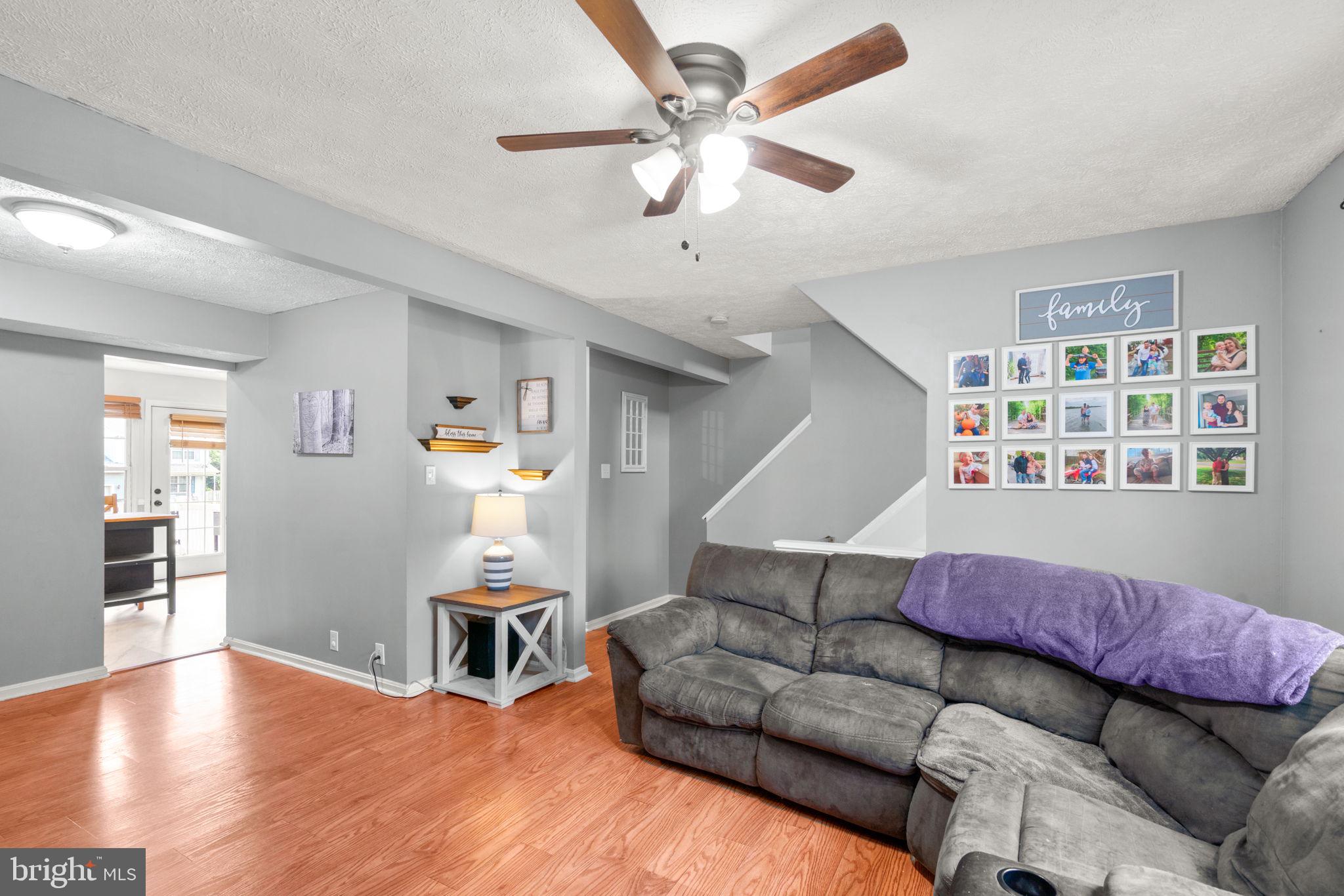 230 Oak Leaf Way Halethorpe, MD 21227 - Photo 6 of 37 Living Room