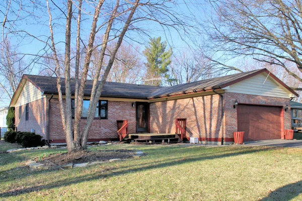 $389,900 | 1652 Hilda Drive, Lake Holiday, IL 60548