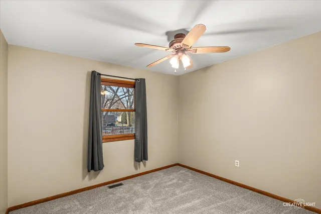 $389,900 | 1652 Hilda Drive, Lake Holiday, IL 60548