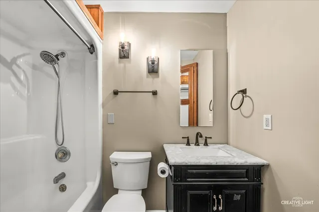 $389,900 | 1652 Hilda Drive, Lake Holiday, IL 60548