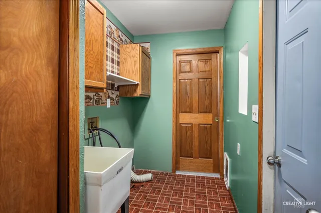 $389,900 | 1652 Hilda Drive, Lake Holiday, IL 60548