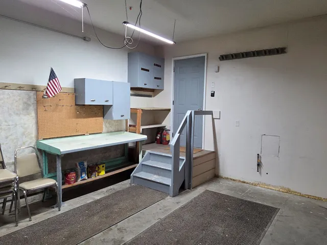 $389,900 | 1652 Hilda Drive, Lake Holiday, IL 60548