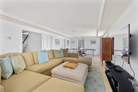 $6,750,000 | 1596 West Side Road, Block Island, RI 02807