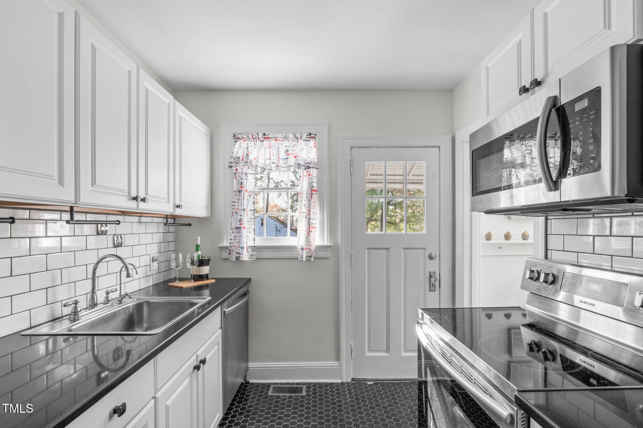 115 Gresham Avenue Durham, NC 27704 - Photo 17 of 36 A-16