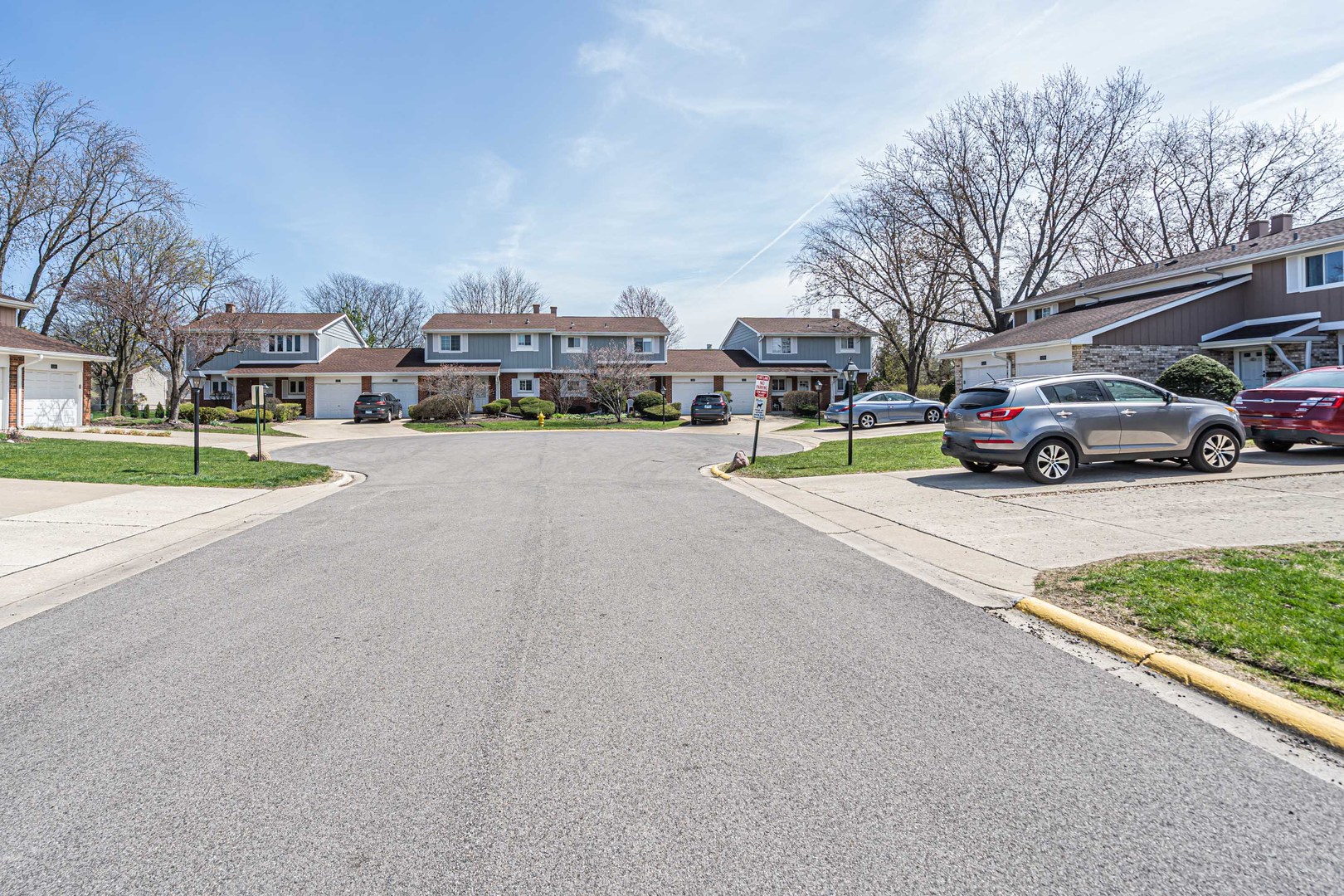 1256 Reading Court Wheaton, IL 60189 - Photo 29 of 34 a view of street with parked cars
