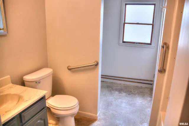 $75,000 | 70 Constitution Road, Colchester, IL 62326