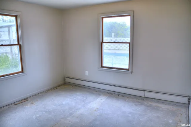 $75,000 | 70 Constitution Road, Colchester, IL 62326