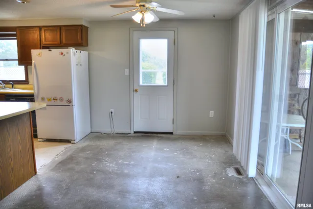 $75,000 | 70 Constitution Road, Colchester, IL 62326