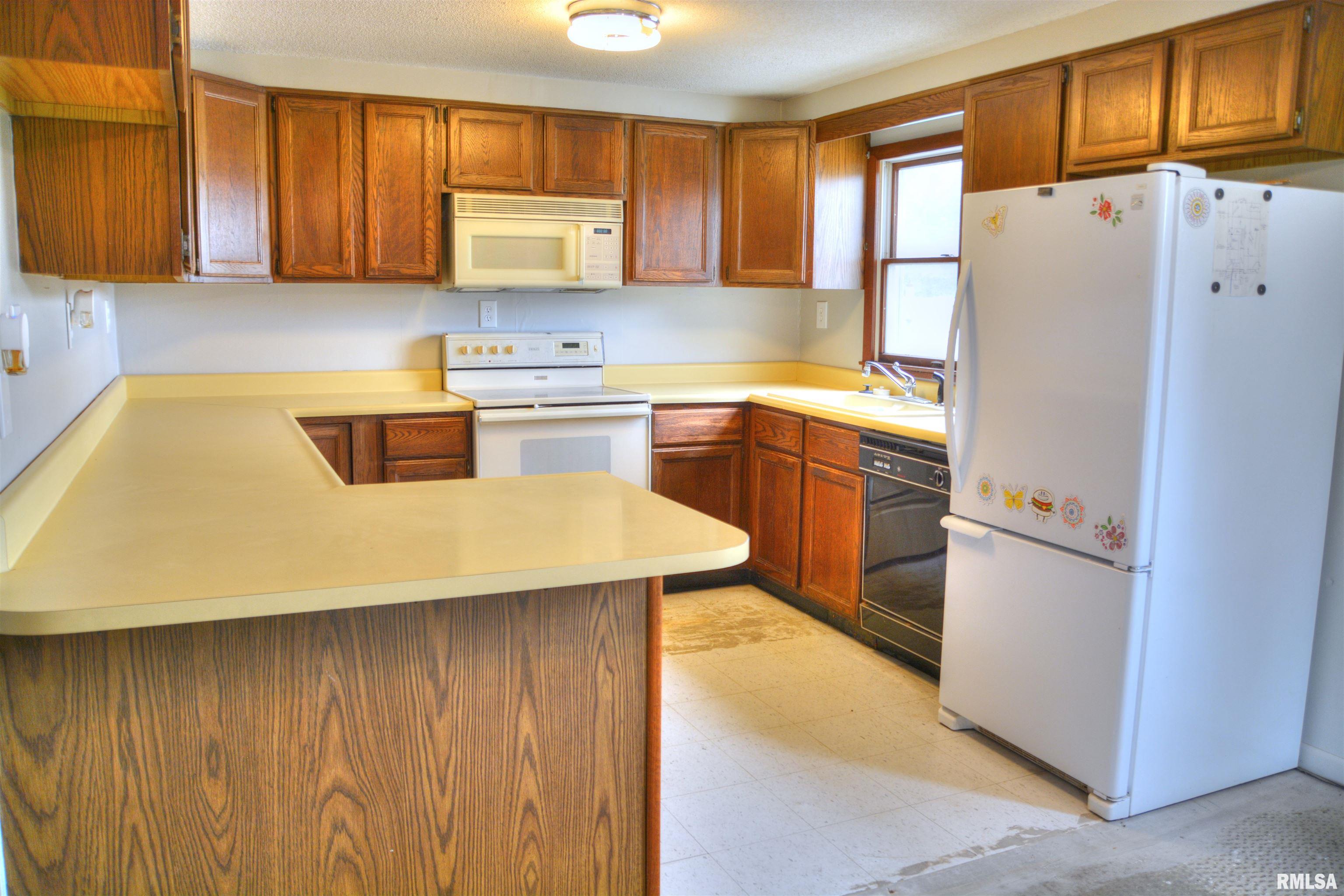 70 Constitution Road Colchester, IL 62326 - Photo 7 of 20