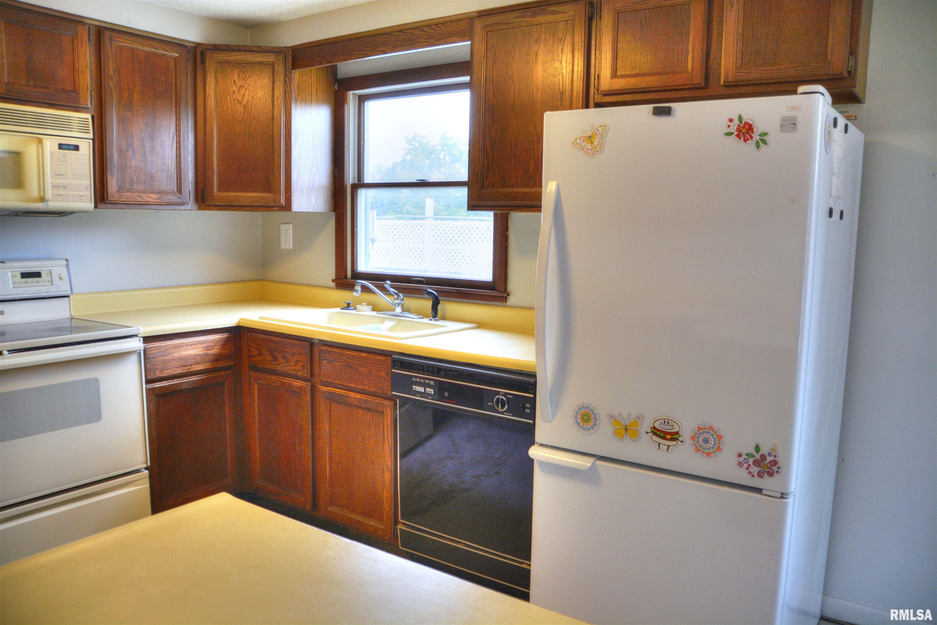 70 Constitution Road Colchester, IL 62326 - Photo 9 of 20