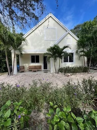 $1,299,000 | 143 North Hammock Road, Islamorada, FL 33036