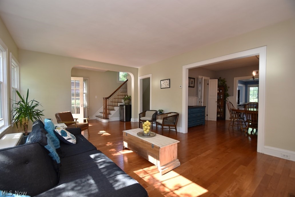 2884 Warrington Road Cleveland, OH 44120 - Photo 5 of 28 Gallery Image 5