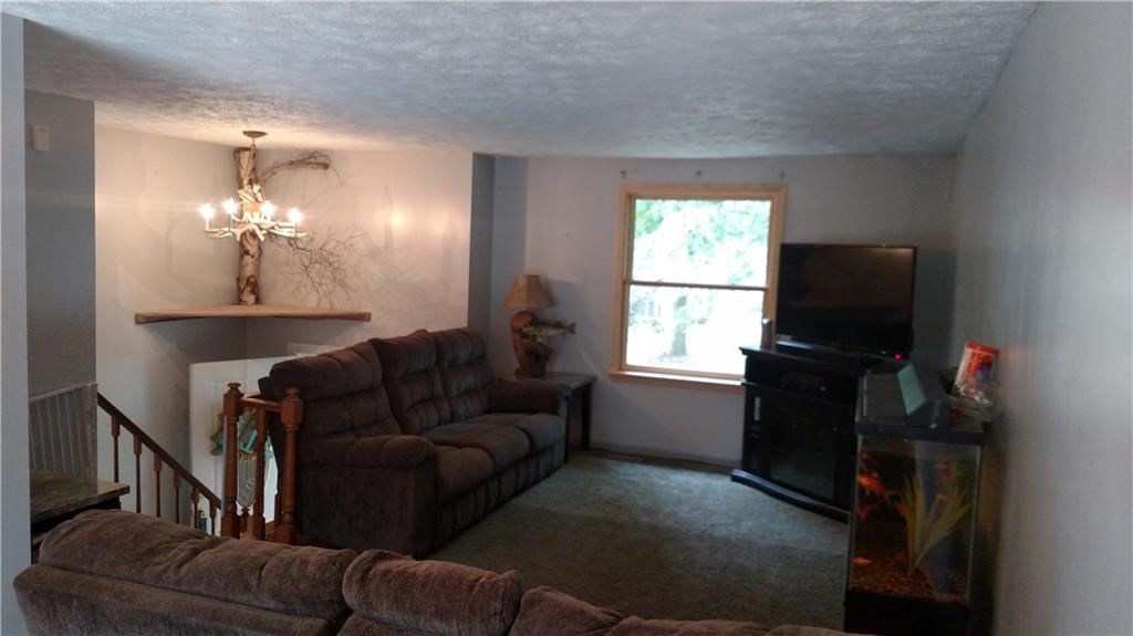 131 Squirrel Hollow Road Gibsonia, PA 15044 - Photo 6 of 17 Living Area