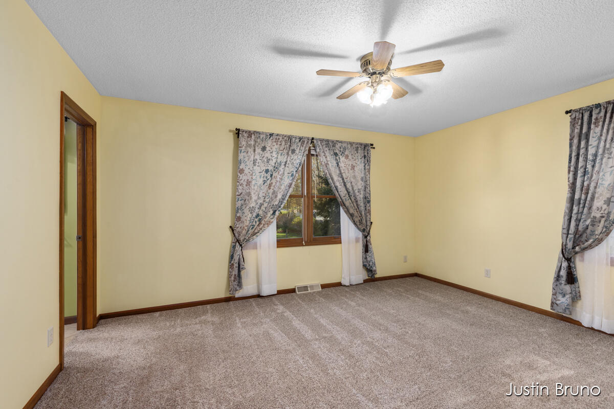 2744 Hall Road Muskegon, MI 49442 - Photo 13 of 46 IMG_1014