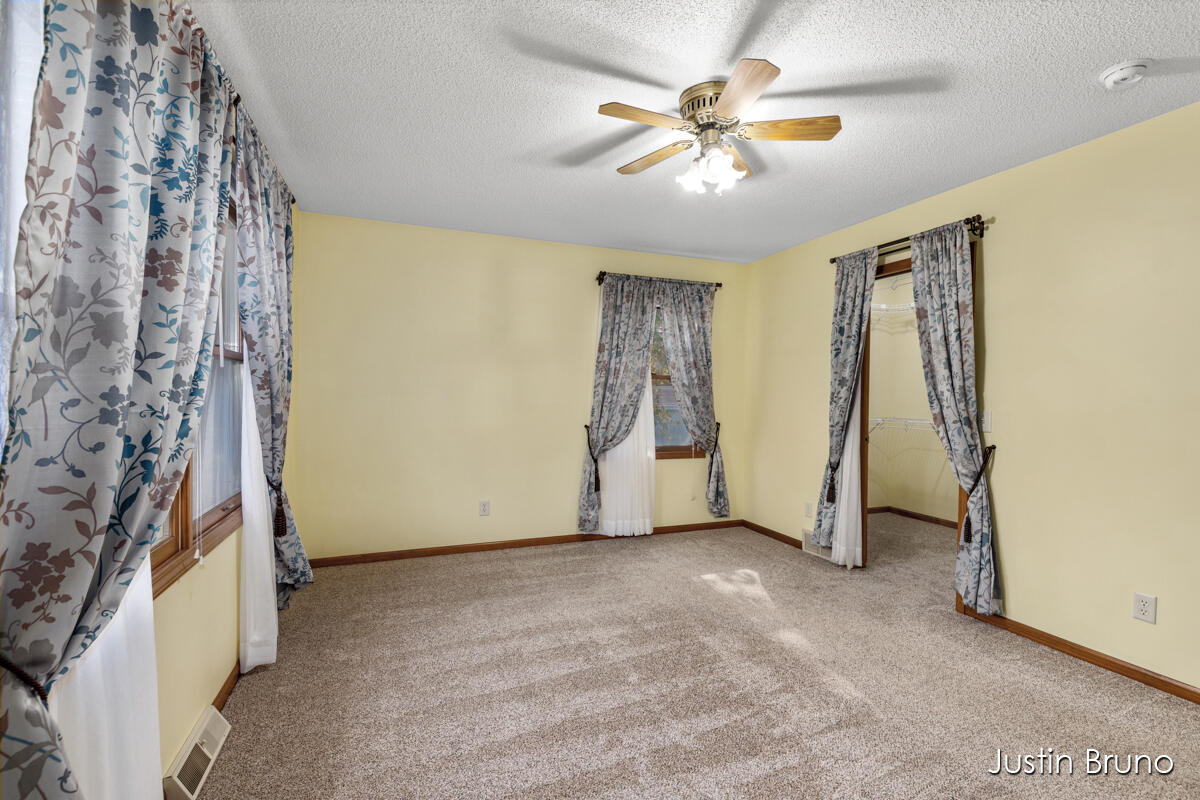 2744 Hall Road Muskegon, MI 49442 - Photo 14 of 46 IMG_1015