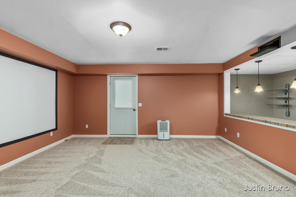 2744 Hall Road Muskegon, MI 49442 - Photo 20 of 46 IMG_1021
