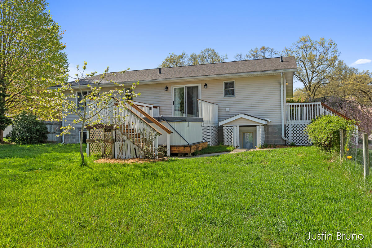 2744 Hall Road Muskegon, MI 49442 - Photo 27 of 46 IMG_1028
