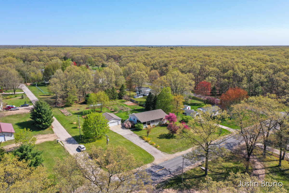 2744 Hall Road Muskegon, MI 49442 - Photo 35 of 46 IMG_1036
